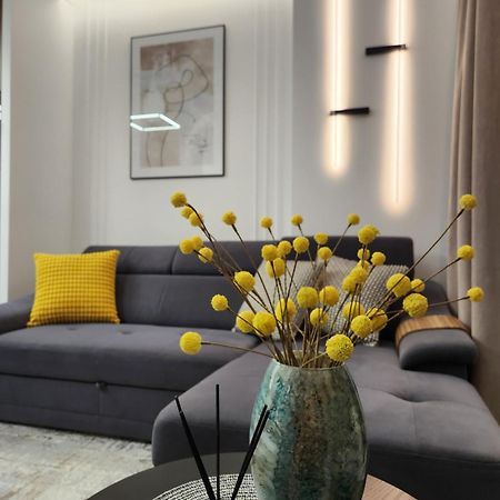 Luksusowy Apartament Bliska Wola Saba Varşovia Exterior foto