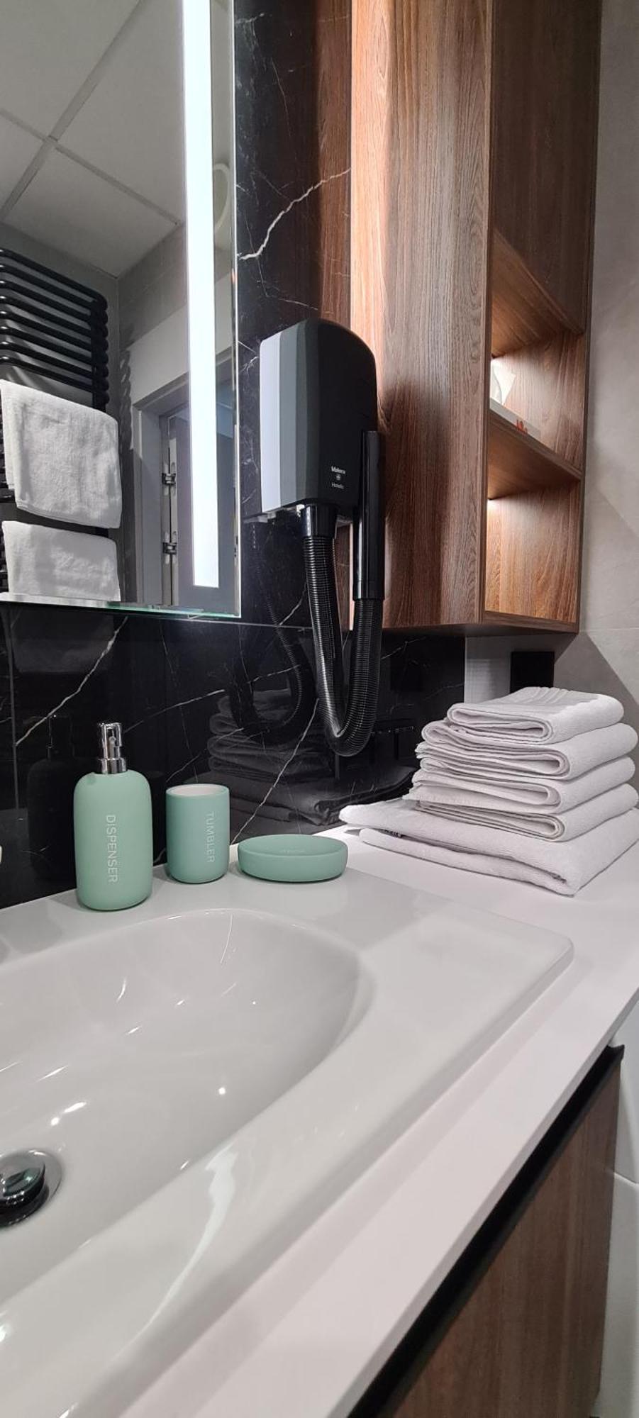 Luksusowy Apartament Bliska Wola Saba Varşovia Exterior foto
