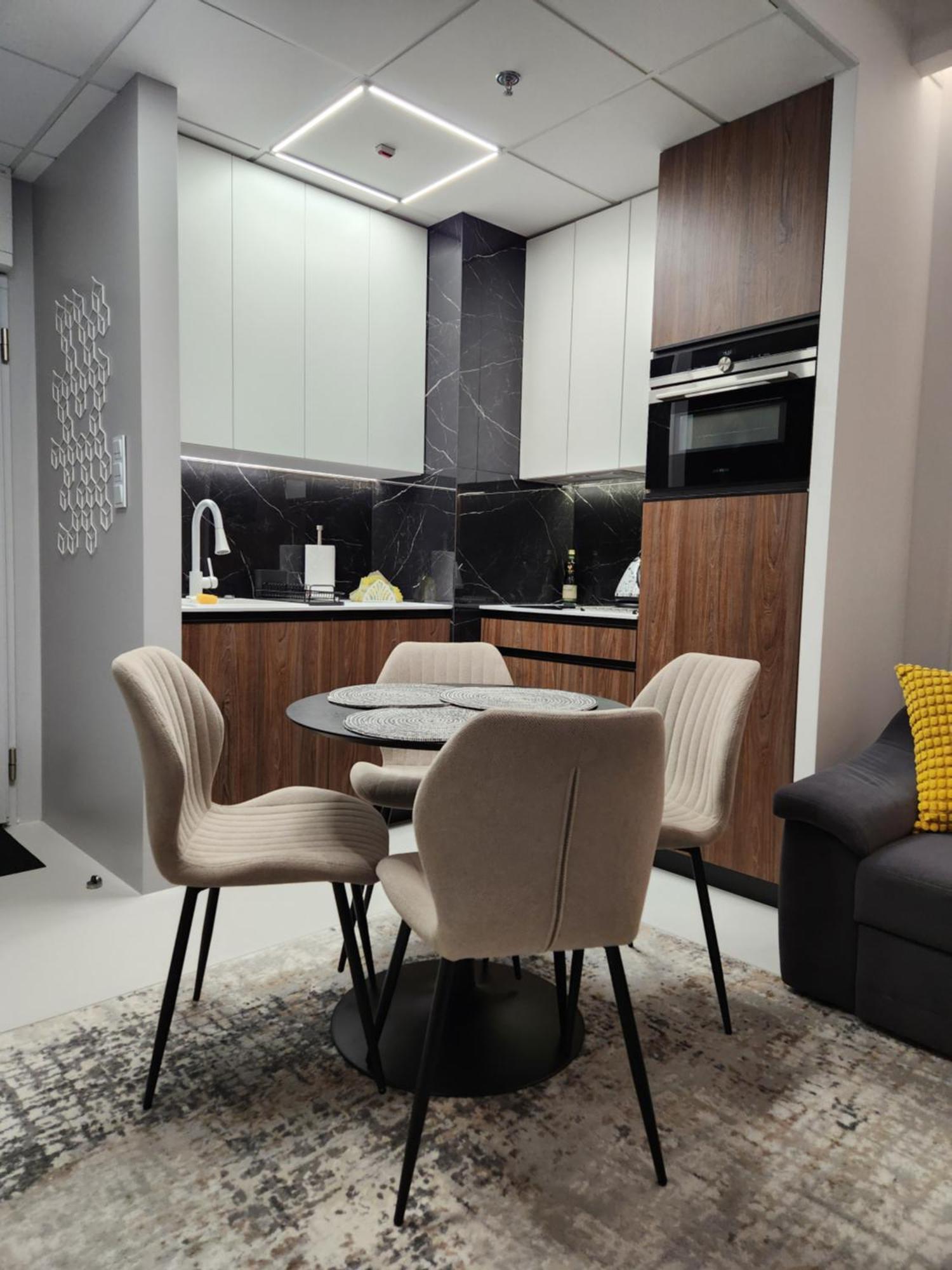 Luksusowy Apartament Bliska Wola Saba Varşovia Exterior foto
